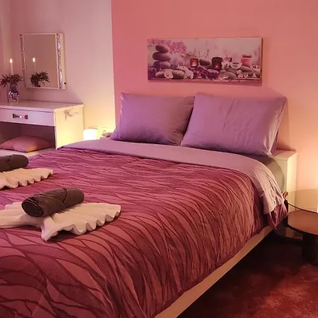 Delphitea Philoxenia *