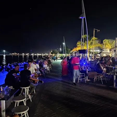 Delphitea Philoxenia Itea