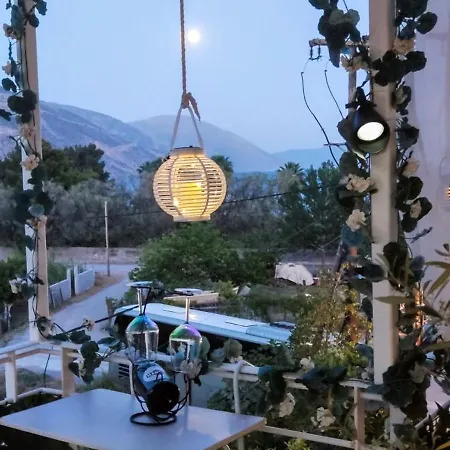 Delphitea Philoxenia * Itea