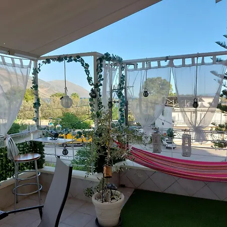 Delphitea Philoxenia 伊第亚
