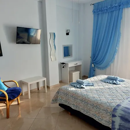 Delphitea Philoxenia Itea