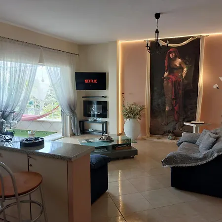 Delphitea Philoxenia * Itea