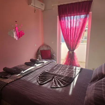 Delphitea Philoxenia