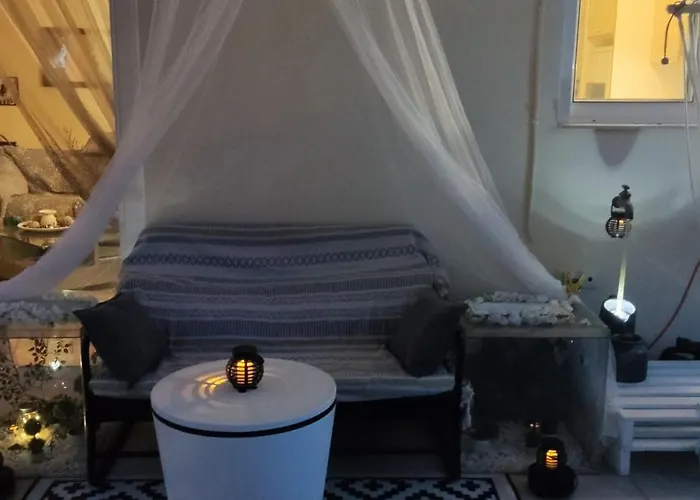 Delphitea Philoxenia Itea