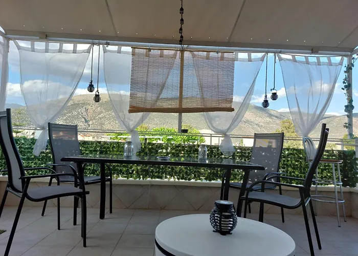 Delphitea Philoxenia *