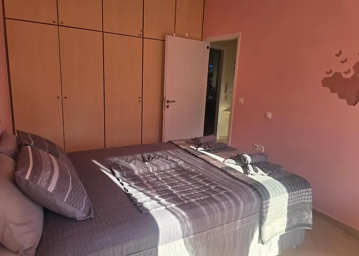 Delphitea Philoxenia Itea